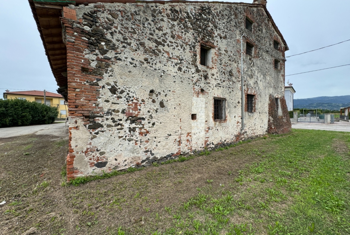 Breganze - Rustico / Area edificabile