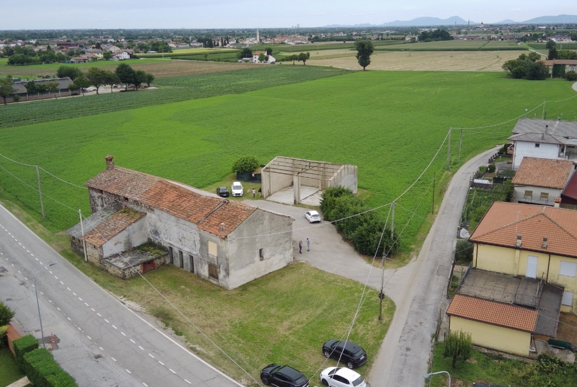 Breganze - Rustico / Area edificabile