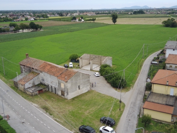 Breganze - Rustico / Area edificabile