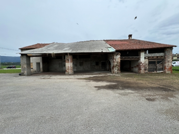 Breganze - Rustico / Area edificabile