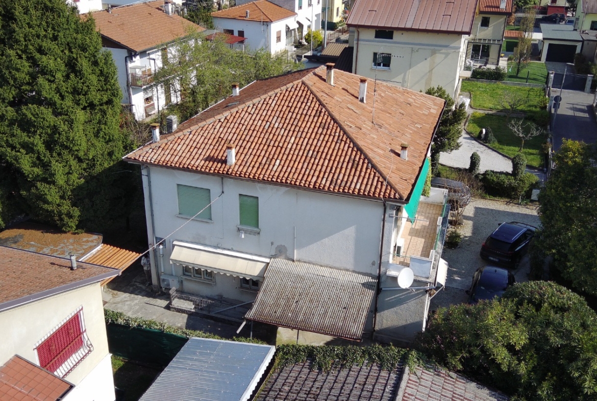 Thiene - Casa Singola Con Garage