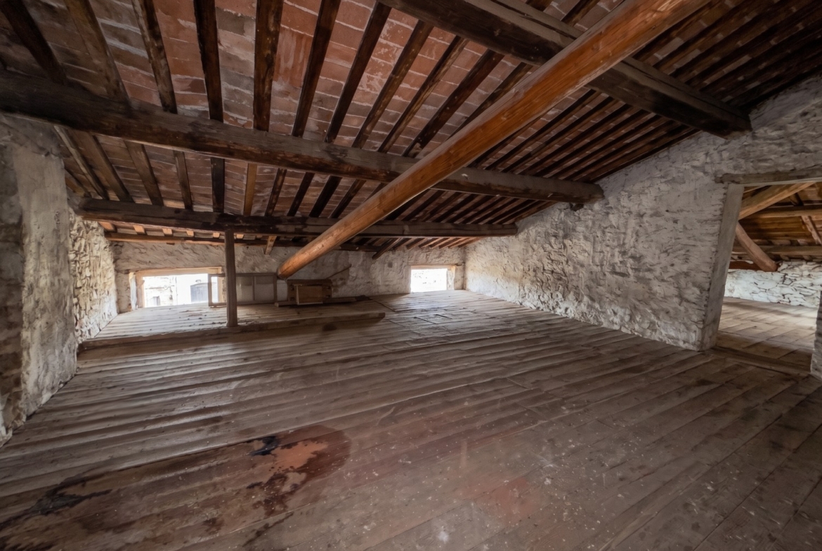 Colceresa - CASA INDIPENDENTE SU PIU' LIVELLI