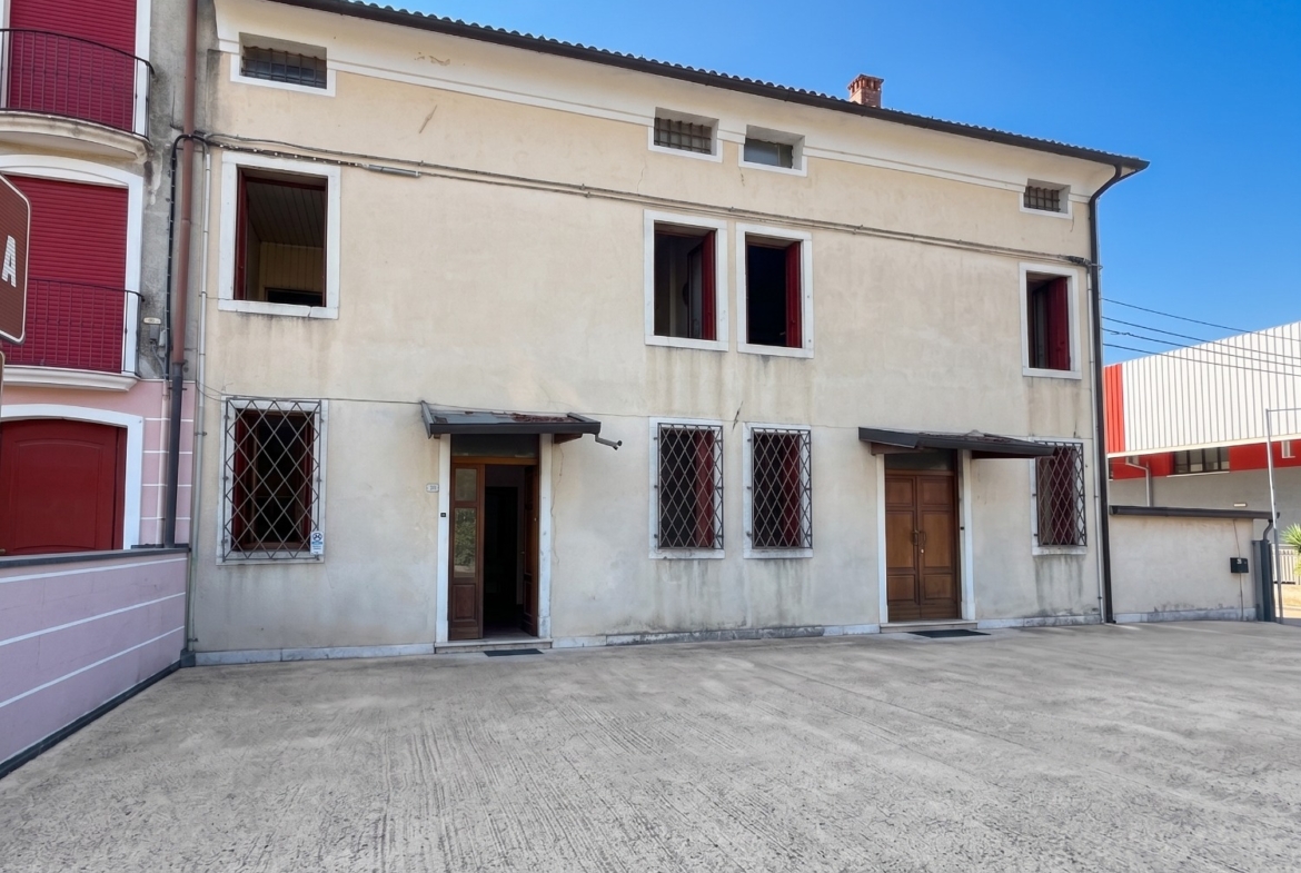 Colceresa - CASA INDIPENDENTE SU PIU' LIVELLI