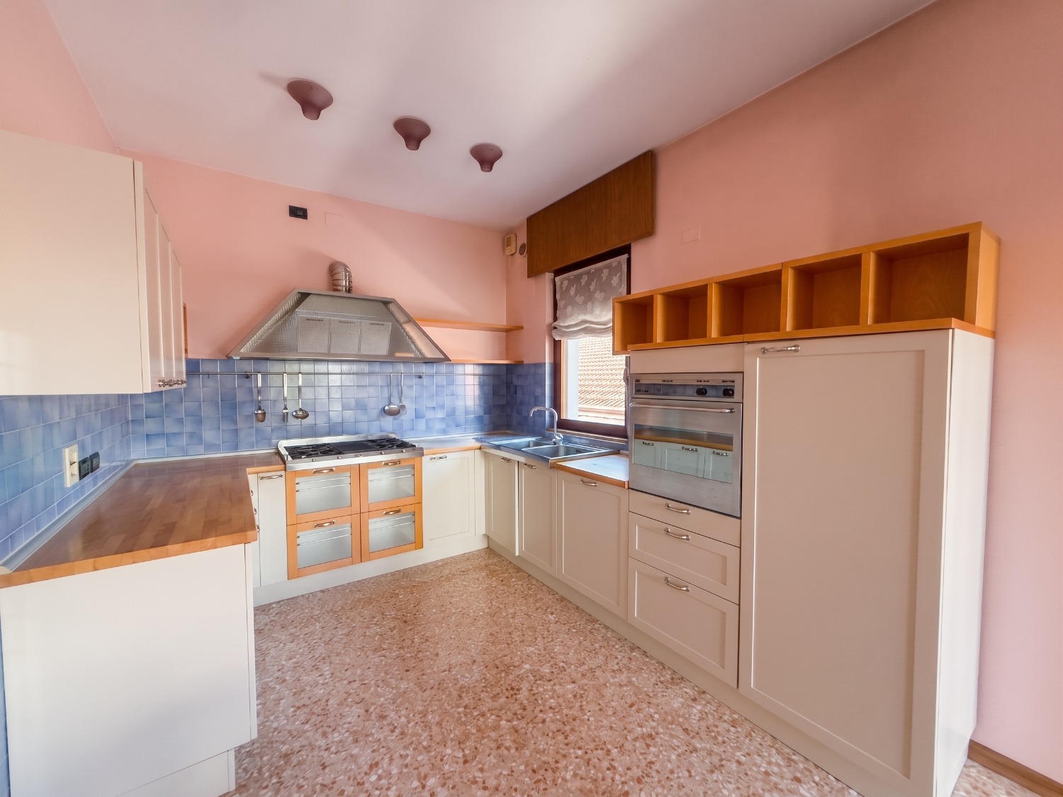 Thiene - CASA INDIPENDENTE CON GARAGE E GIARDINO