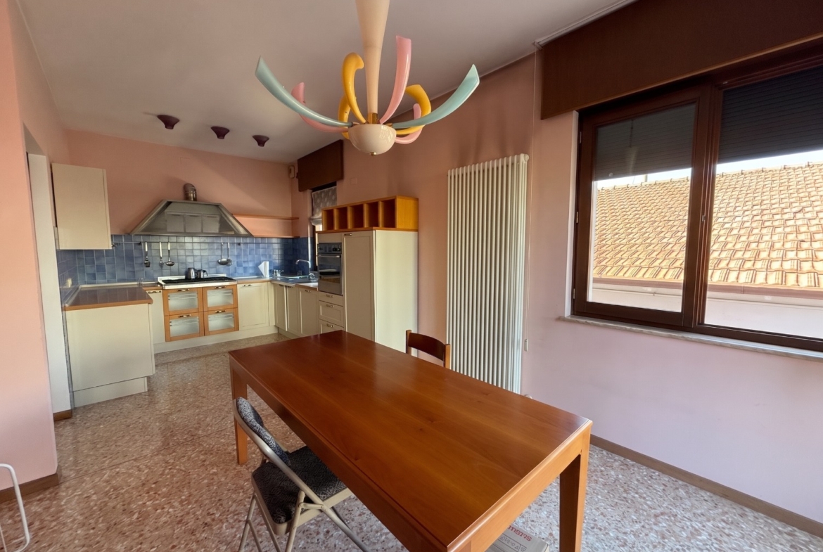 Thiene - CASA INDIPENDENTE CON GARAGE E GIARDINO