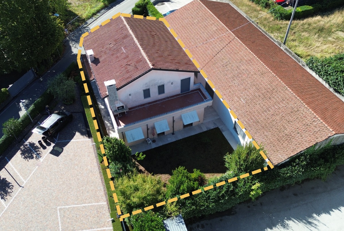Thiene - CASA INDIPENDENTE CON GARAGE E GIARDINO