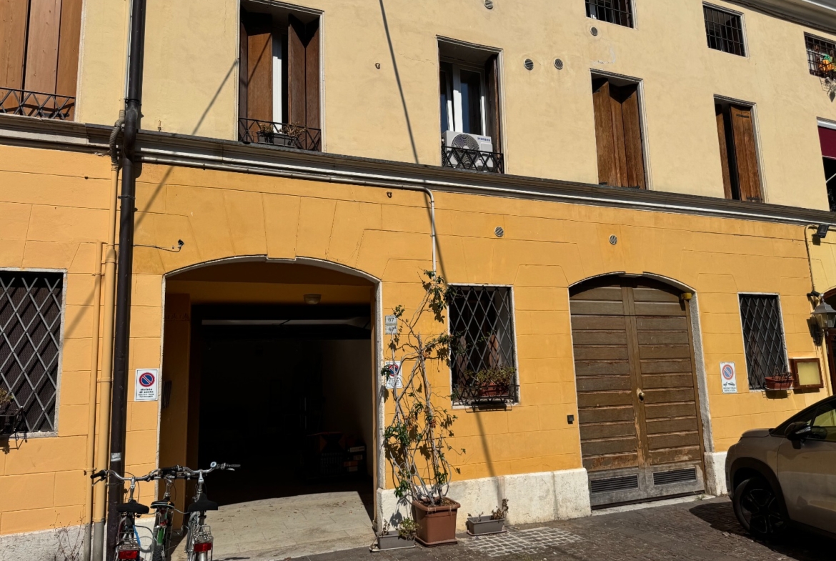Thiene - garage in centro