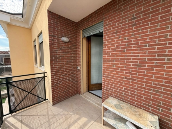 Villaverla - TRICAMERE A SCHIERA