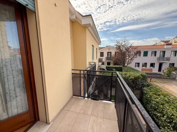 Villaverla - TRICAMERE A SCHIERA