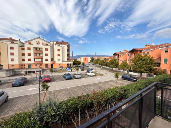 Villaverla - TRICAMERE A SCHIERA