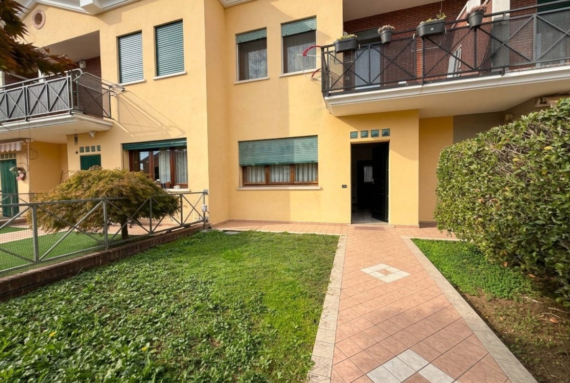 Villaverla - TRICAMERE A SCHIERA