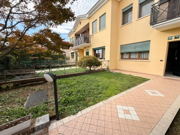 Villaverla - TRICAMERE A SCHIERA